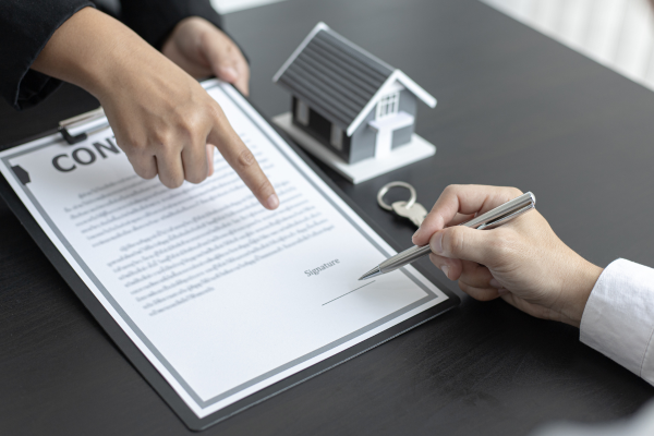 Các điều khoản quan trọng trong hợp đồng vay vốn cần lưu ý